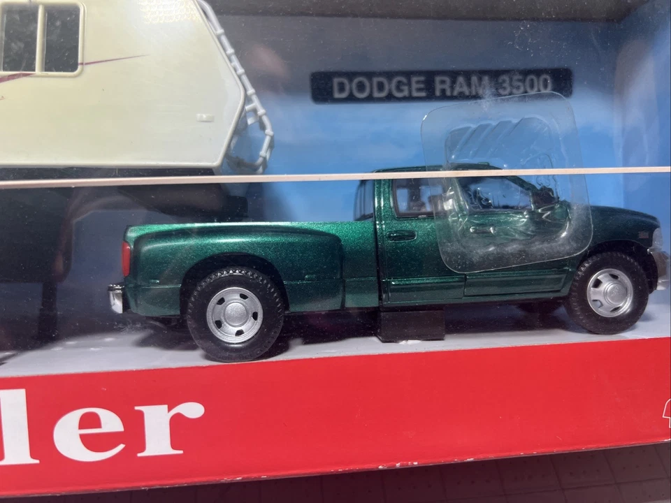 NewRay Long Hauler Ram 3500 Truck W/ Fifth Wheel Rv Camper 1:32 DieCast Plastic - Image 2 of 4
