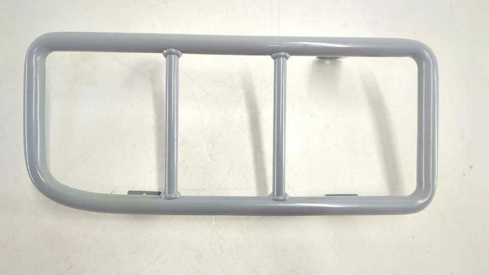 Nuevo OEM Genuino GM Hummer H2 SUV RH Luz Trasera Luz Trasera Protector Imprimación 19149108 Foto 2 de 4