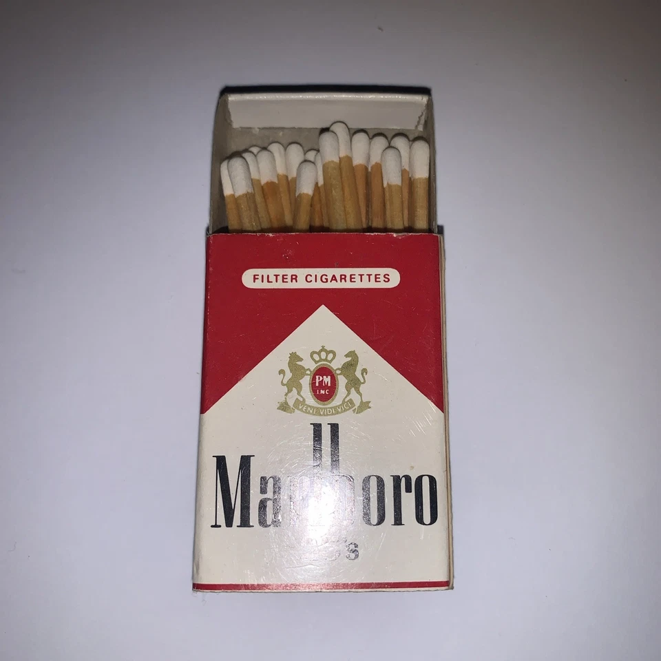 Paquete de cigarrillos rojos Marlboro miniatura de colección años 90 caja abatible coincide con Foto 2 de 2