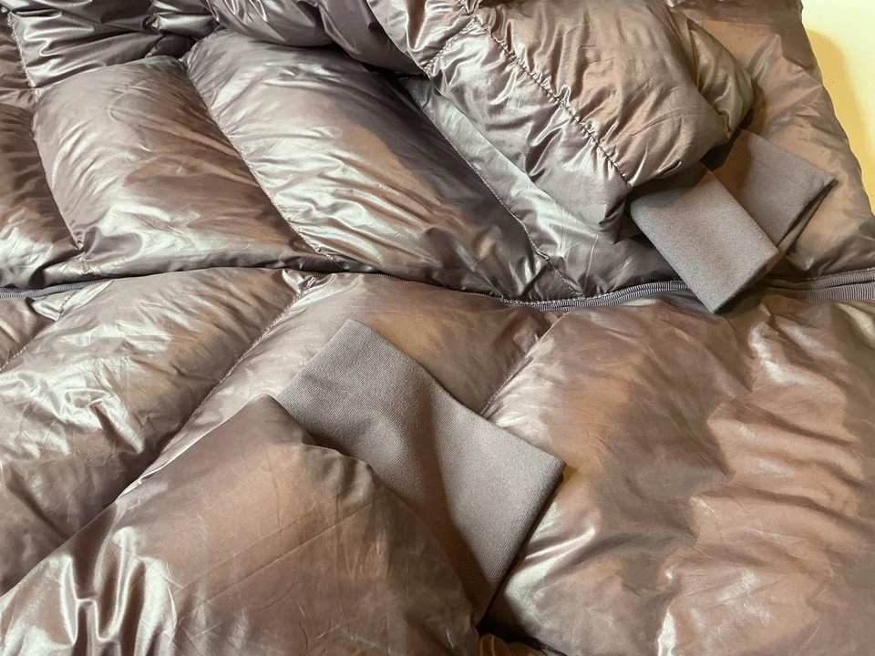 Athleta Goose Down Puffer Jacket M Women's light weight Plum Purple Grape - Image 4 of 4