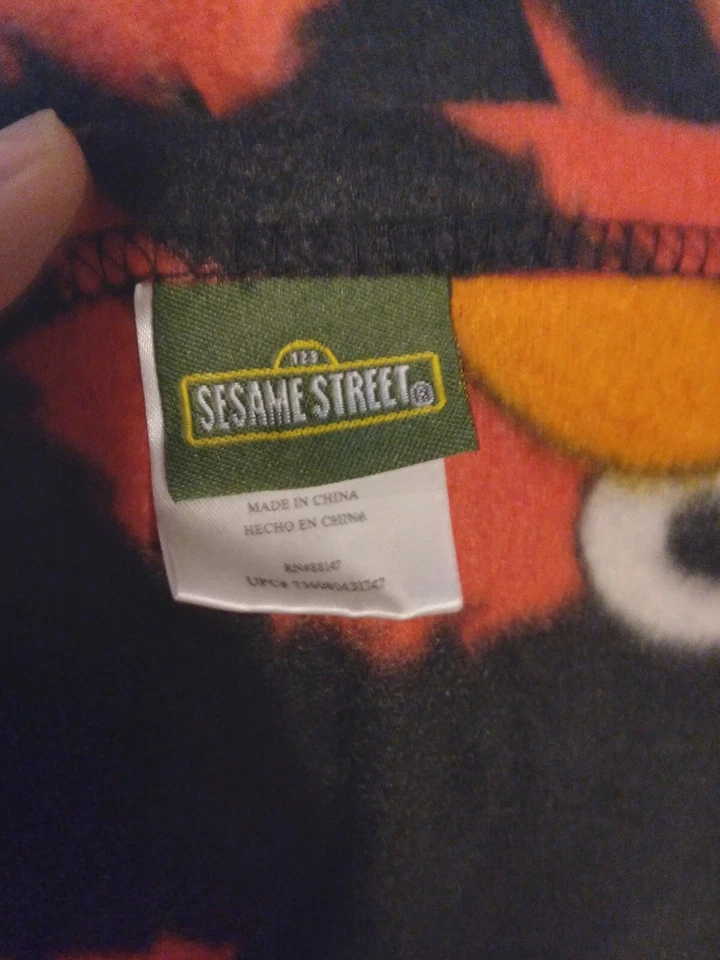 Elmo Snuggie. Sesame street one size robe like snuggie Like pockets. Black red. - Image 3 of 4