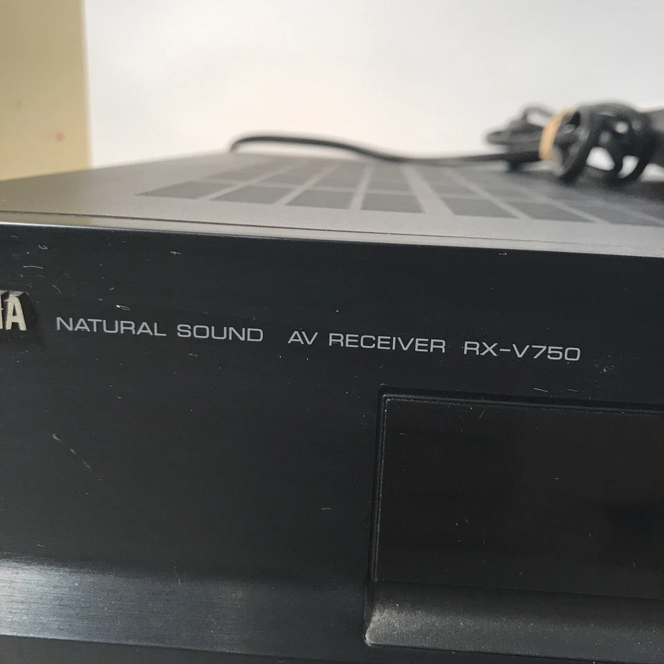 Yamaha RX-V750 7.1 Channel 400W Natural Sound AV Receiver - bundle with Manual - Image 2 of 4