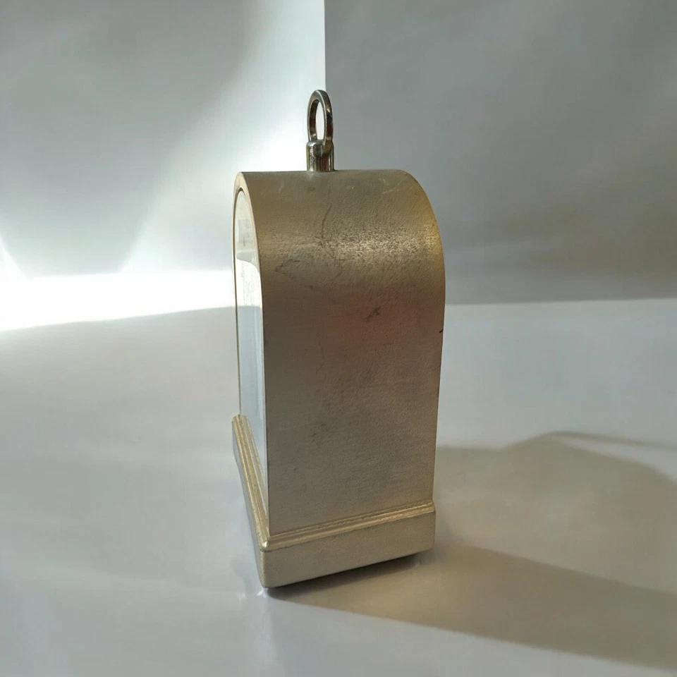 Reloj despertador vintage de péndulo de tilo pequeño de latón - cuarzo Japón/ solo para piezas  Foto 2 de 4