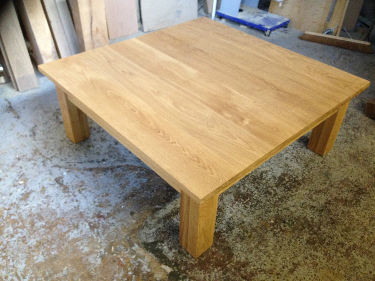 SOLID OAK COFFEE TABLE