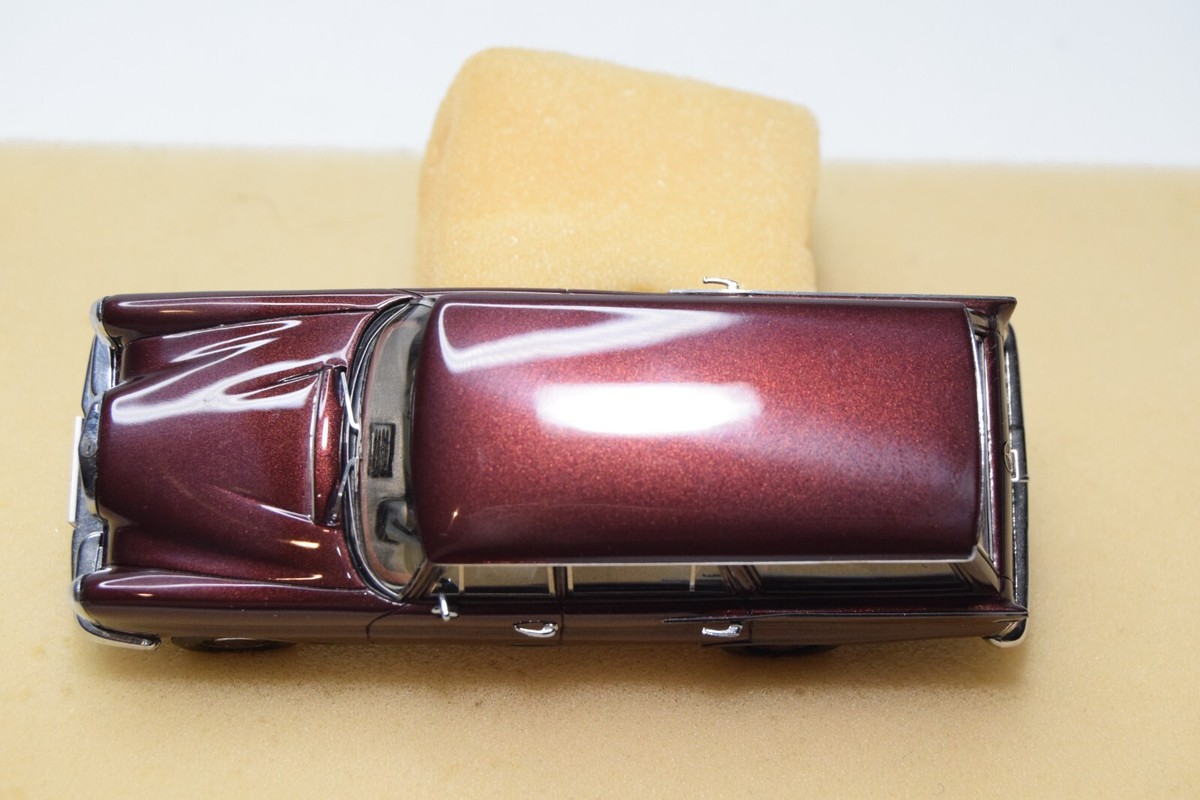 B67 1:43 SPARK MERCEDES-BENZ 230S 230 S UNIVERSAL MET. BROWN