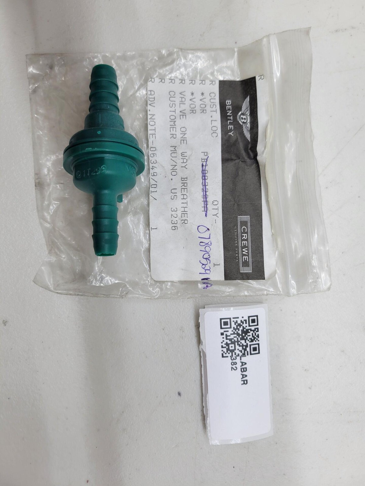 Rolls Royce / Bentley Valve One Way Breather PB100329PA