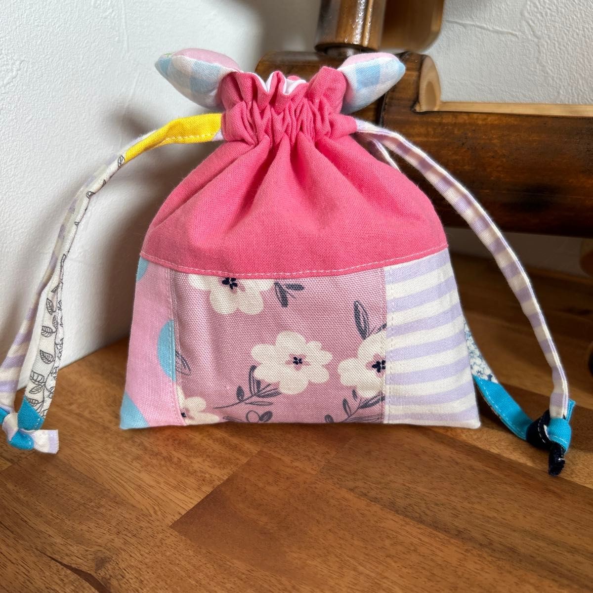 Drawstring bag with ears patchwork floral pattern… - image 2