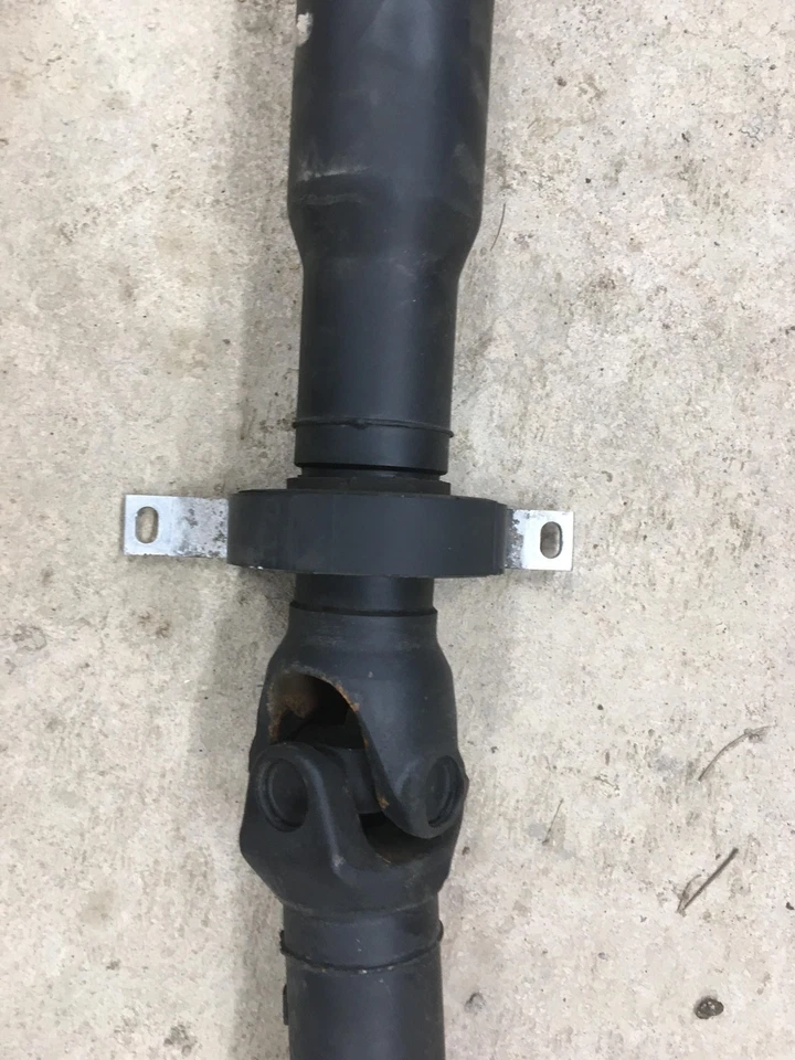 08 BMW 750I Rear Drive Shaft (NO SHIPPING) Foto 3 de 4