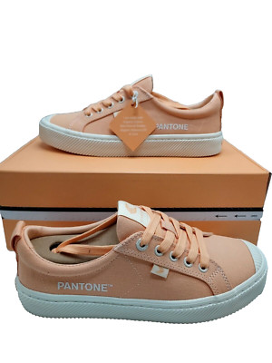 8 Cariuma OCA Low Pantone Canvas Contrast Thread Sneakers Peach Fuzz W8 M 6.5 US