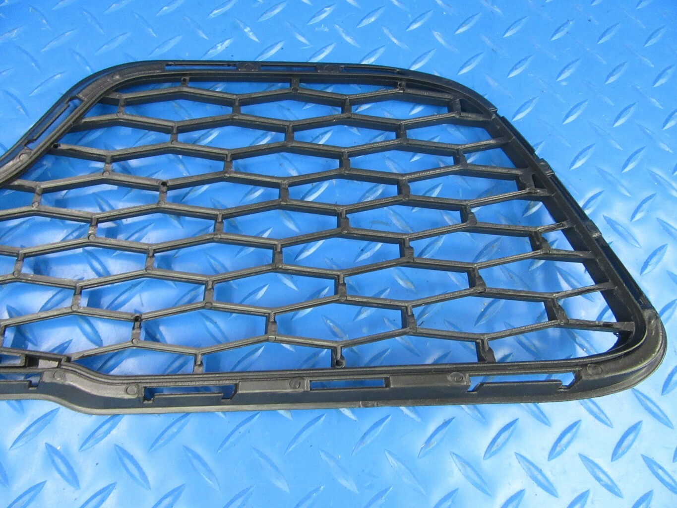  Maserati Ghibli front bumper right grille 1pc #9108 