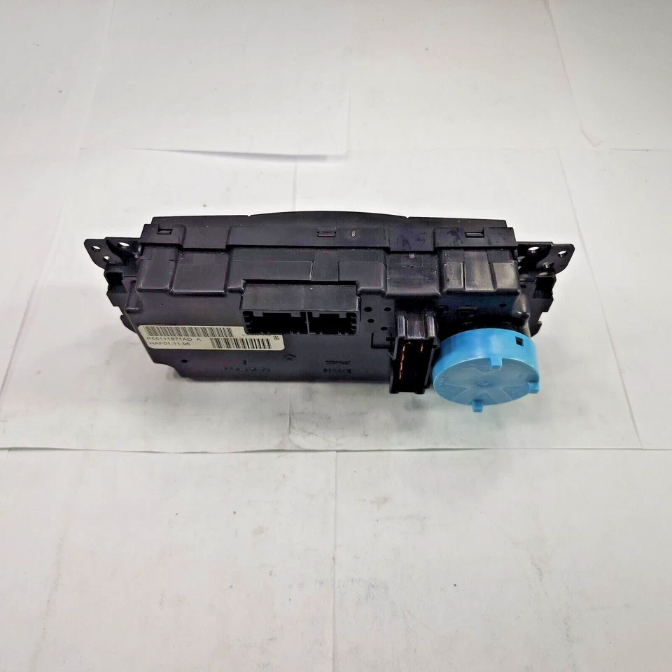 05-10 Chrysler 300 Climate Control Unit Heater Ac Temperature P55111871AD A OEM - Image 3 of 4