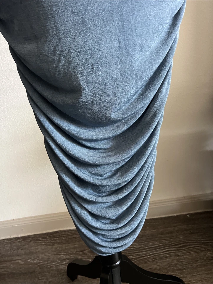Vestido midi ceñido al cuerpo acanalado azul polvoriento Bijou Apparel para mujer talla M-L Foto 4 de 4