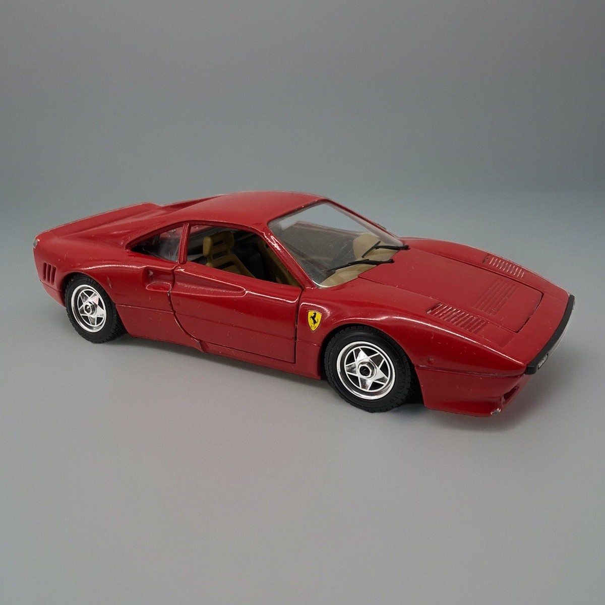 Burago Ferrari 288 GTO 1984 1:24 burago Cherry Red Model Cat