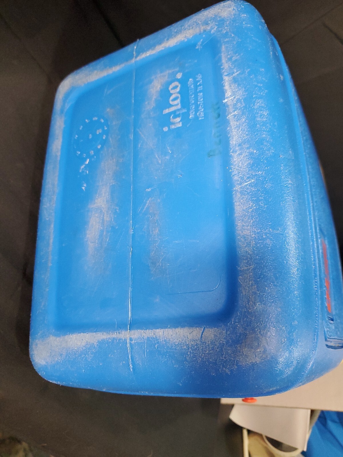 Vintage IGLOO LEGEND 10 Ice Chest Cooler Blue Yellow Red Retro 