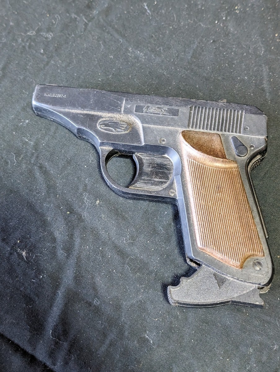 VINTAGE EDISON GIOCATTOLI Falcon Model Plastic CAP GUN ITALY MAT