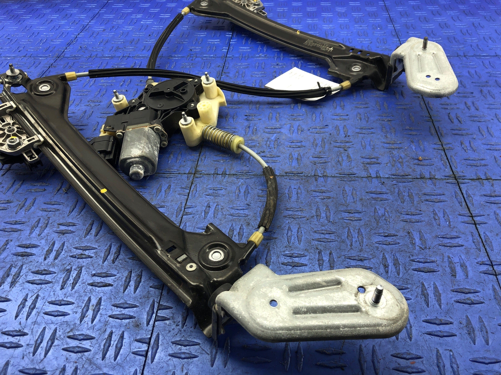 2014-2021 MASERATI QUATTROPORTE REAR RIGHT DOOR WINDOW GLASS REGULATOR W/MOTOR