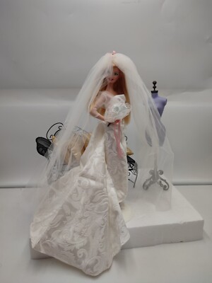 Barbie Model Muse body et 2 tenues dont une réation Couture OOAK