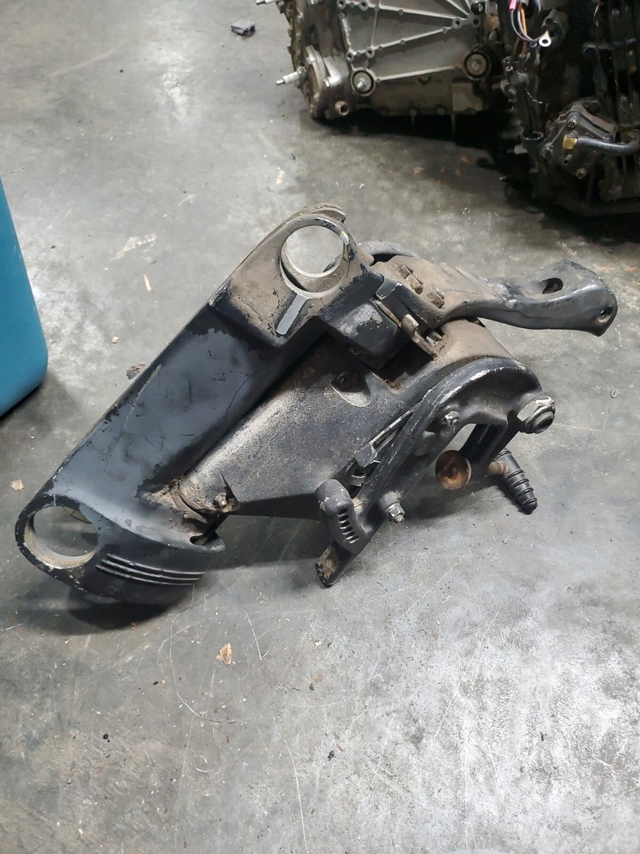 メル87315 1974 MERCURY 20HP 200 STERN CLAMP SWIVEL BRACKET 1427-5632A1