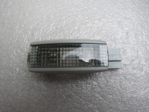 VW  Innenraumleuchte M14038 3b0947113