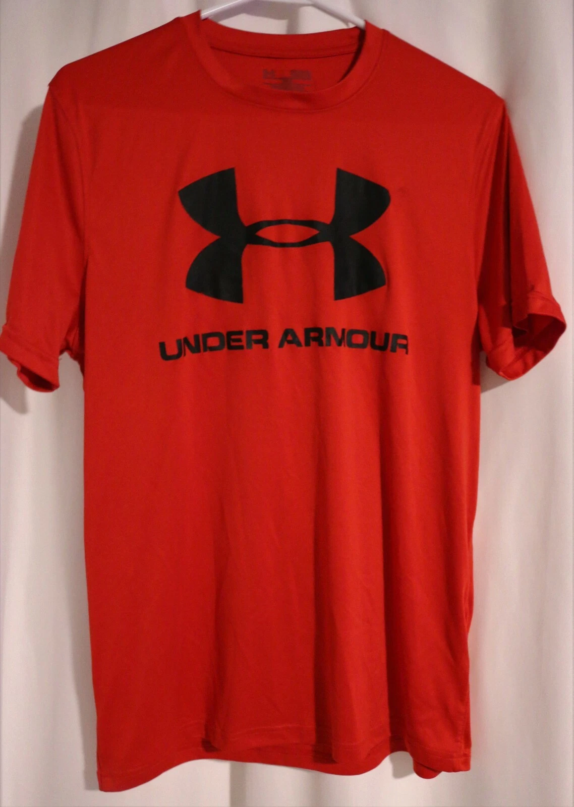 Mens Size Medium Under Armour Heat gear Red WorkOut Shirt Logo Training Gym Tee
