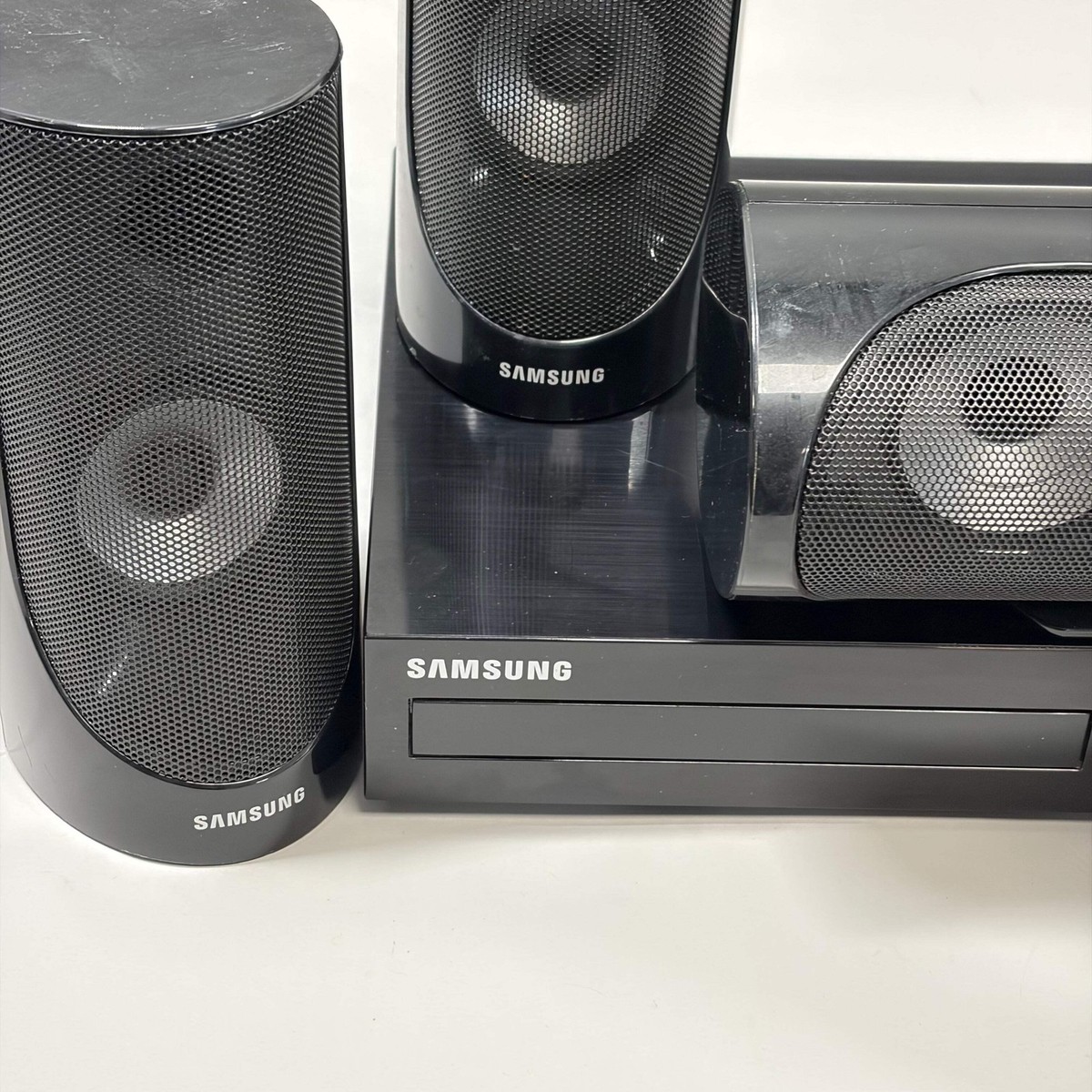 Samsung 3D Blu-Ray Video System HT-J5500W w/Surround Sound Speaker