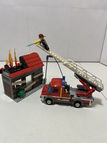 LEGO City: Fire Emergency 60003 Pre-Owned Complete W/1 Mini No Box See Pics