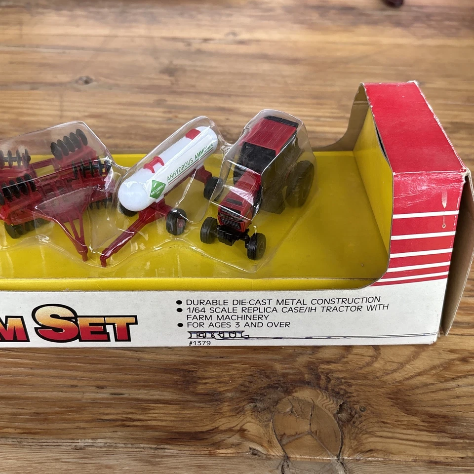 ERTL 1/64 Scale Case IH 2594 Tractor Trailers Vintage Collectable 4 pc Farmset - Image 2 of 4
