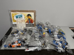 LEGO The LEGO Movie 70816 Benny's Spaceship! BRAND NEW Open Box