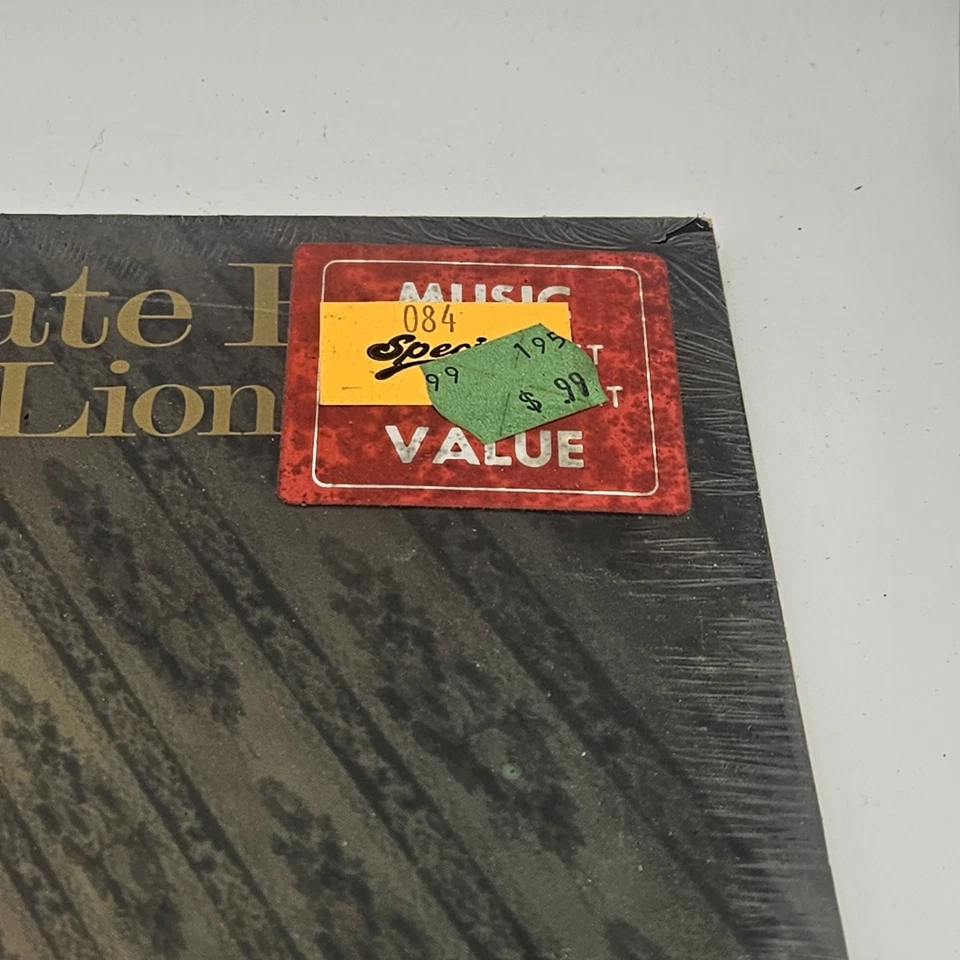 Kate Bush - Vinyl - Sealed 1978 Import - Lionheart - Original Lp - Gatefold - Image 4 of 4