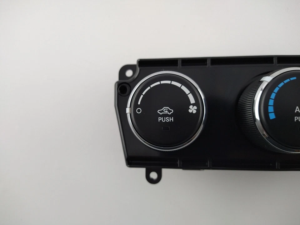 Unidad de control de clima de aire acondicionado P55111943AD OEM Jeep Liberty Dodge Nitro 2010-2012 ✅ Foto 2 de 4