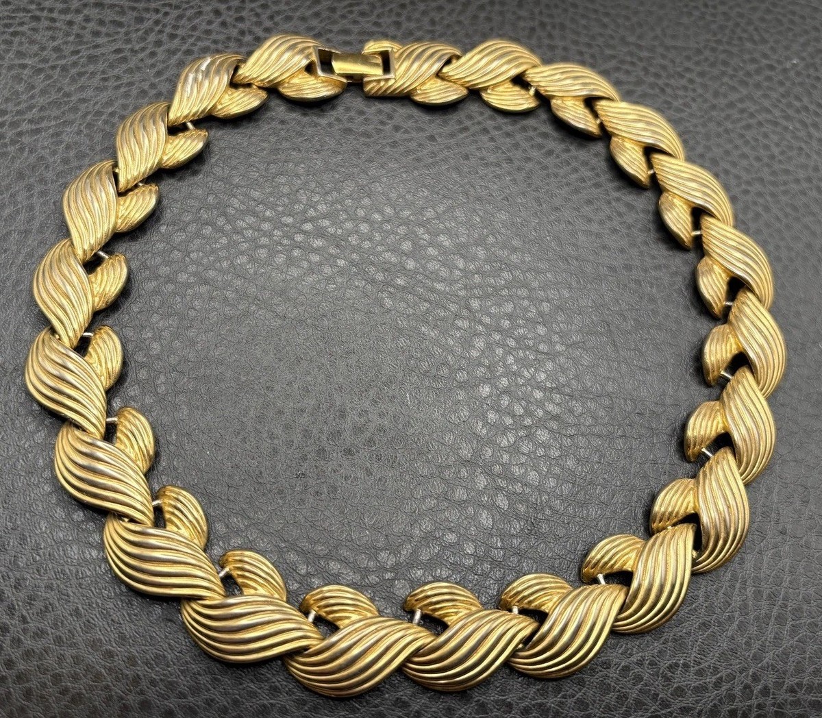 Napier 80s Signed Gold Tone Ribbed Link Necklace Vintage 17” Runway View 3