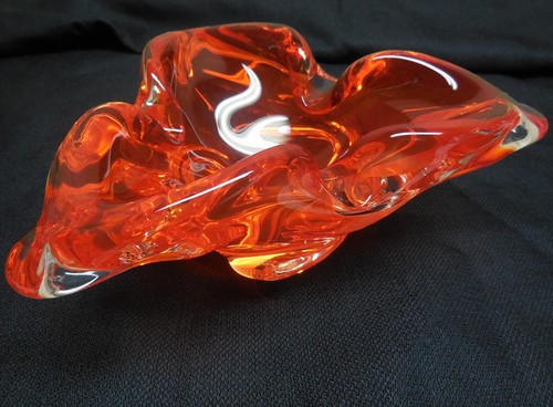 Chalet Mid-Century Large Hand-Blown Trillium Ashtray Orange Vintage Art Glass - Picture 4 of 12