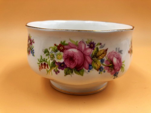 Royal Albert China Chatsworth design tea size creamer & open sugar bowl set. - Picture 4 of 5