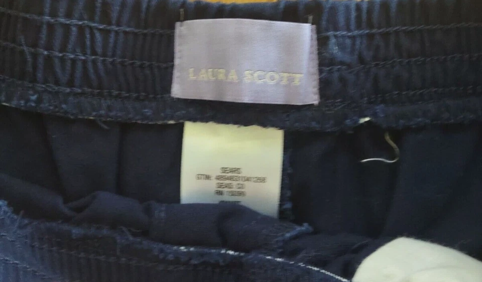 Laura Scott Size Small Navy Women's Shorts-Brand New-SHIPS N 24 HOURS - Image 3 of 4