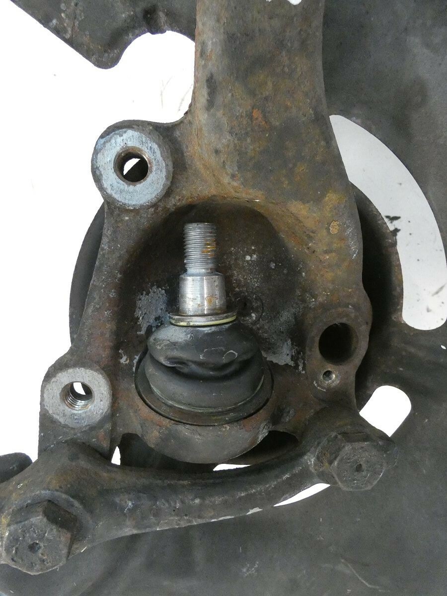 Mercedes W126 300 SE wheel hub steering knuckle front left 