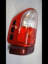 2000-2004 Isuzu Rodeo Rear Left Hand Driver Tail Light Assembly Pre-owned.