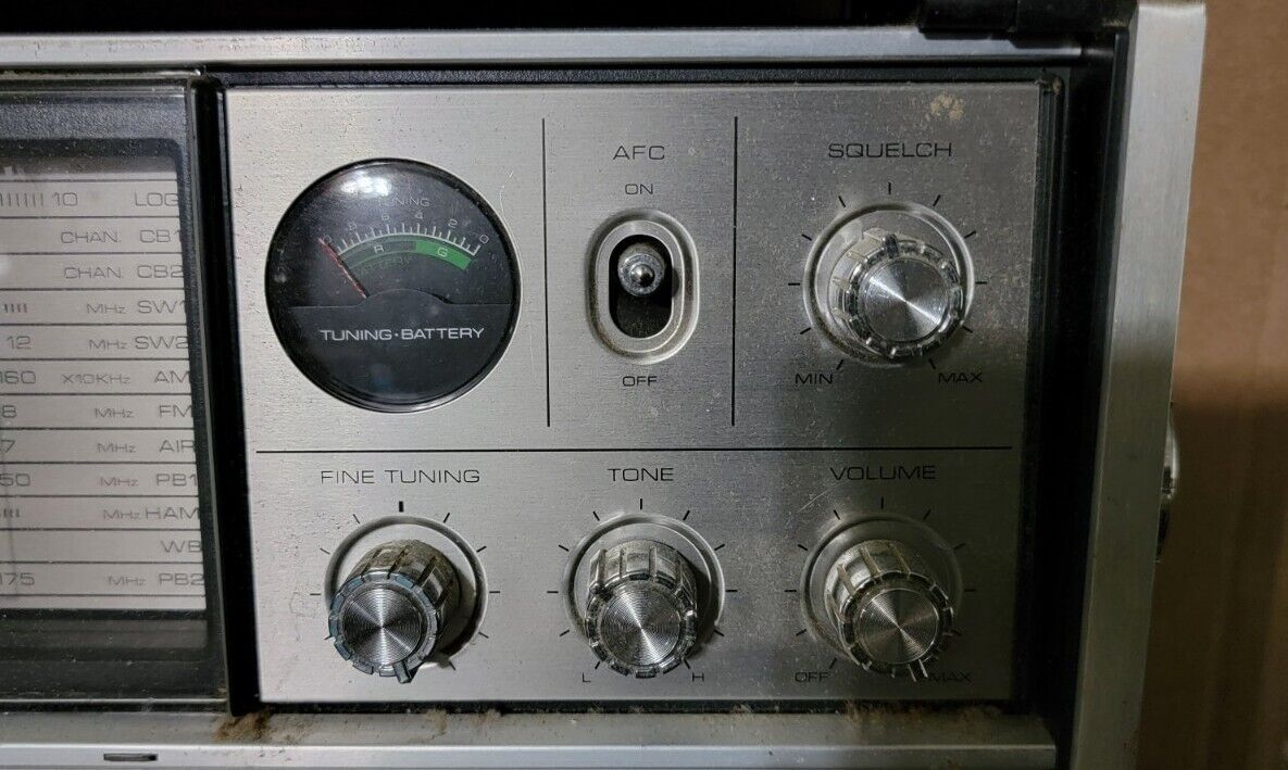 Vintage Montgomery Ward Airline GEN 1488 A Band AM/FM Vintage Montgomery Ward Airline GEN 1488 A Band AM/FM