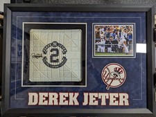 Derek Jeter Game used Base - Auto - Final season - 9th Inning - Steiner