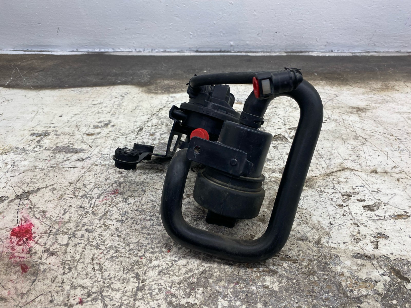 2010-2020 BENTLEY MULSANNE OEM 6.8L RWD EVAPORATIVE EVAPORATER PUMP VALVE SET
