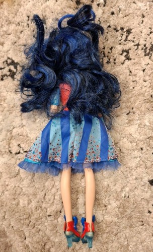 Hasbro Disney Descendants Neon Lights Ball Evie Isle Of The Lost 11 Inch Doll - Picture 4 of 4
