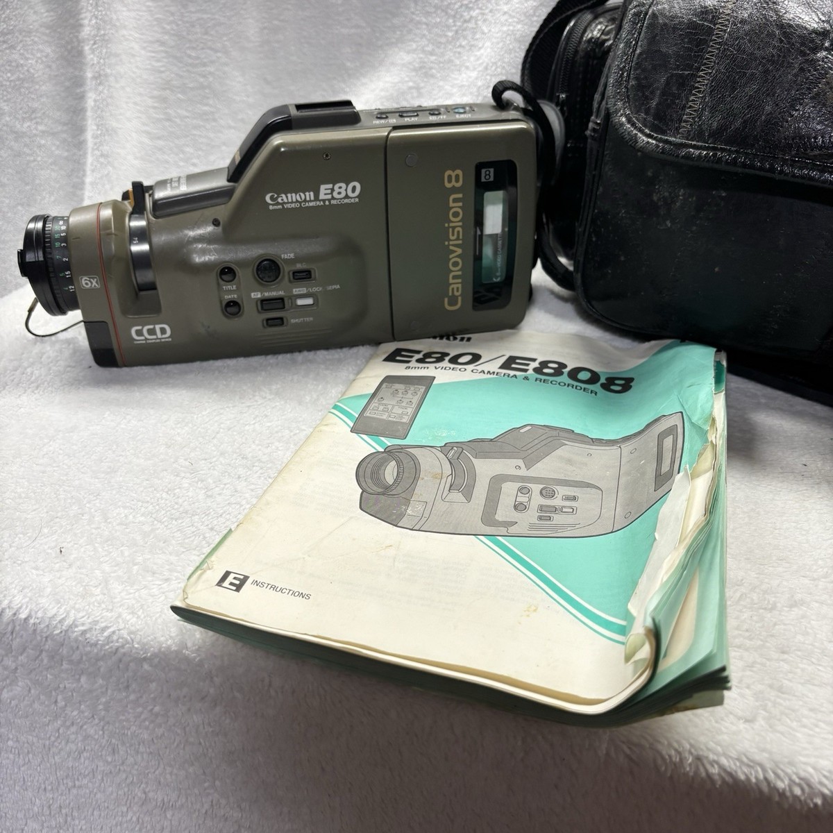昭和レトロ8mmビデオカメラ本体Canon E80 Canon E80 AF Zoom Lens Camcorder Canovision 8mm w/ Batteries