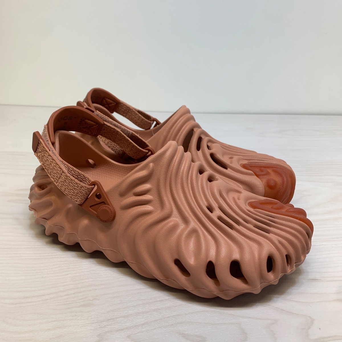 Crocs Women's Salehe Bembury X Crocs Pollex Clog Kuwata Womens