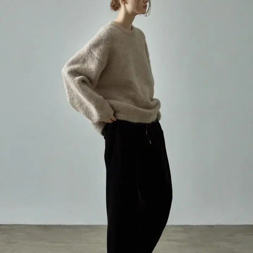 Facade Pattern Alpaca Cloud Knit Sweater, Beige M - image 3