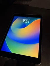 Apple iPad Pro 9.7 128GB Space Gray WiFi Mint Condition