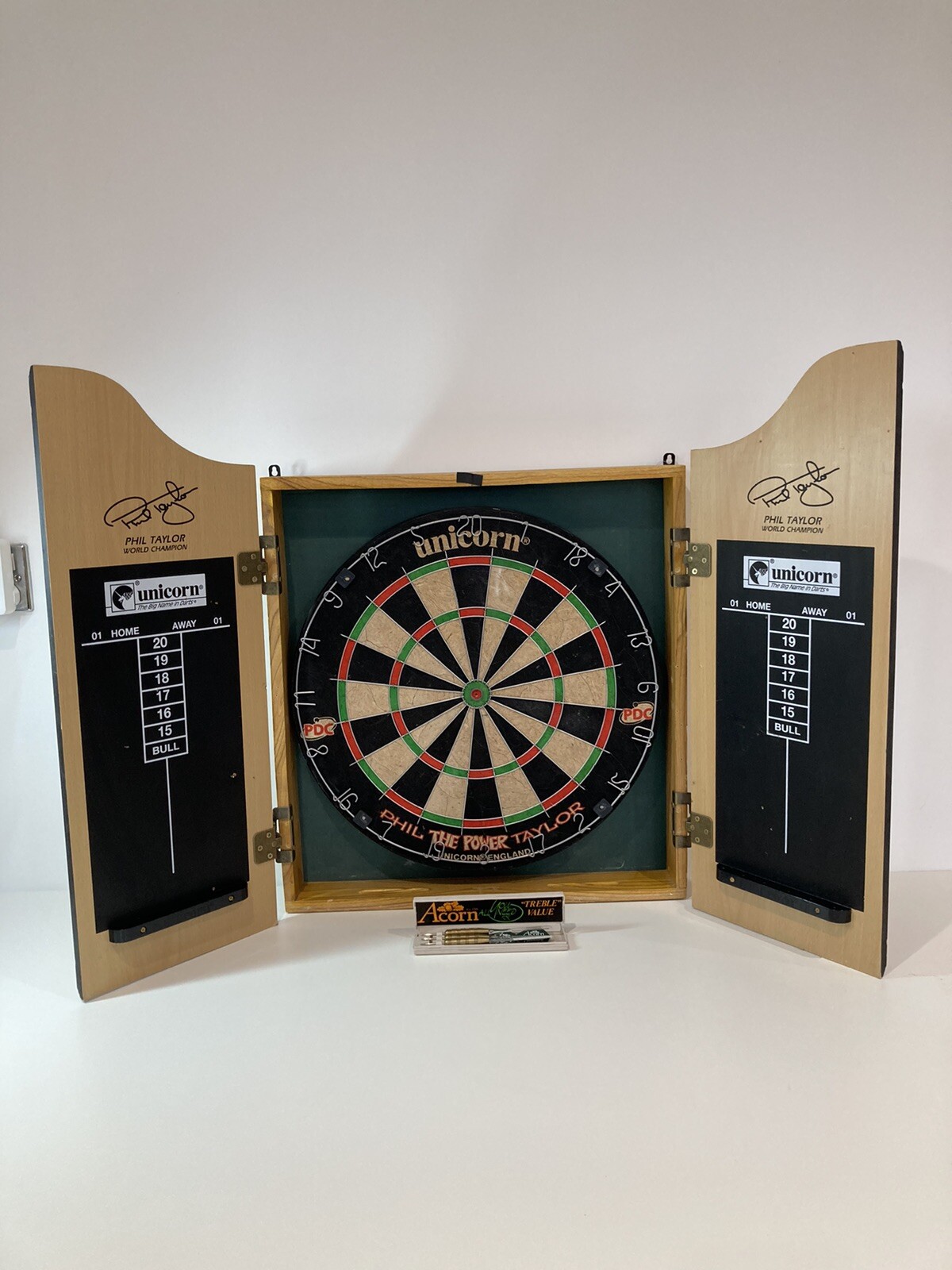 Unicorn Phil Taylor Dart Board And Darts Matttroy