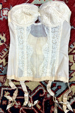 26 - 28 waist Vintage 50s Mariga Bustier With Attached Garters 32 B