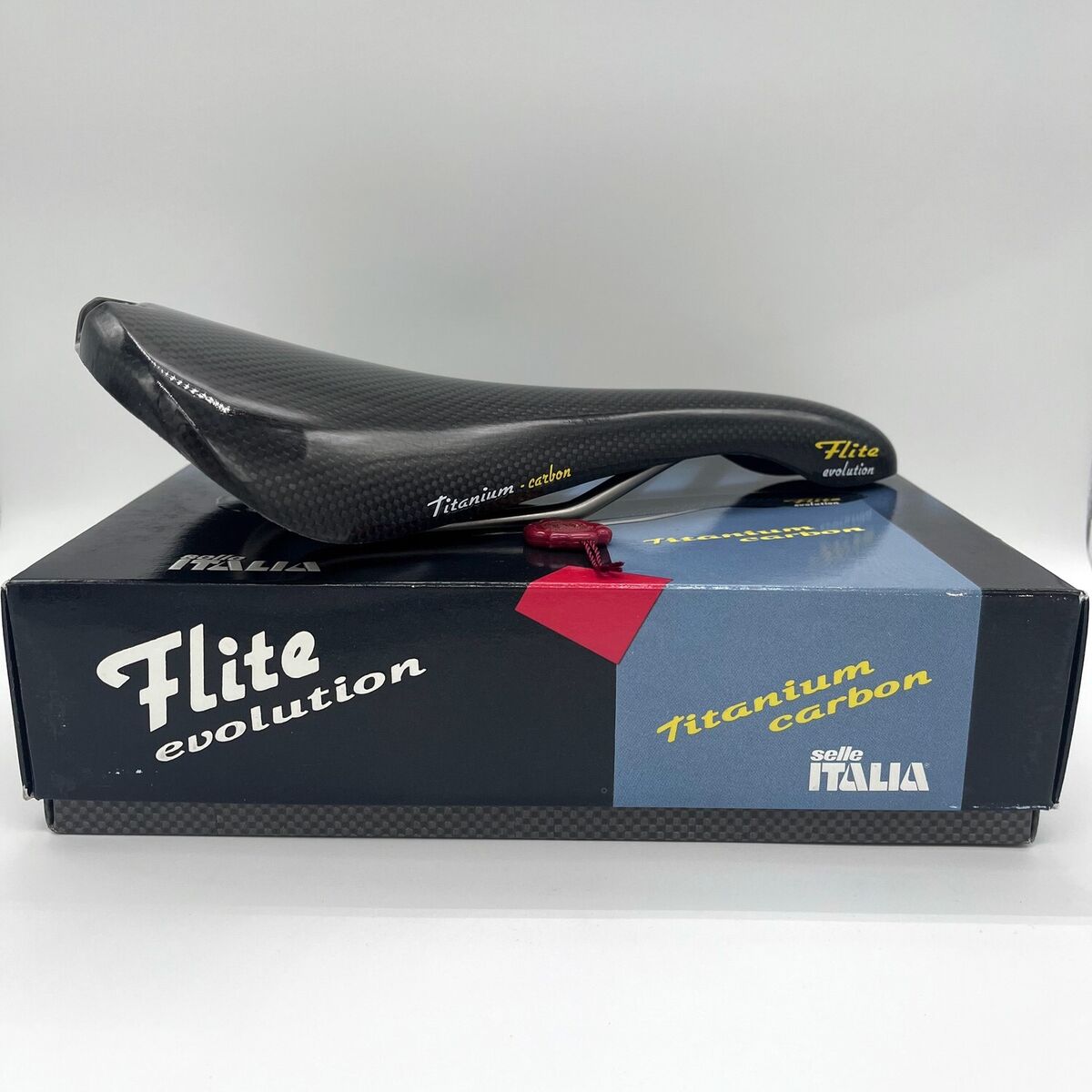 NOS Selle Italia FLITE EVOLUTION Vintage Carbon Fiber NOS Selle Italia FLITE EVOLUTION Vintage Carbon Fiber