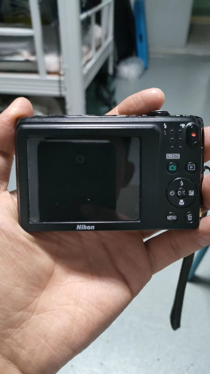 Nikon COOLPIX S3700 20.0MP 8x Optical Zoom Compact Digital