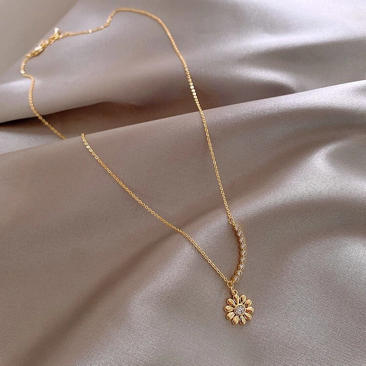 Clavicle necklace shop