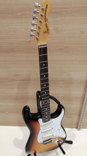 SQUIER SST-30 Used 1986 Basswood body Maple neck Rosewood fingerboard w/Softcase